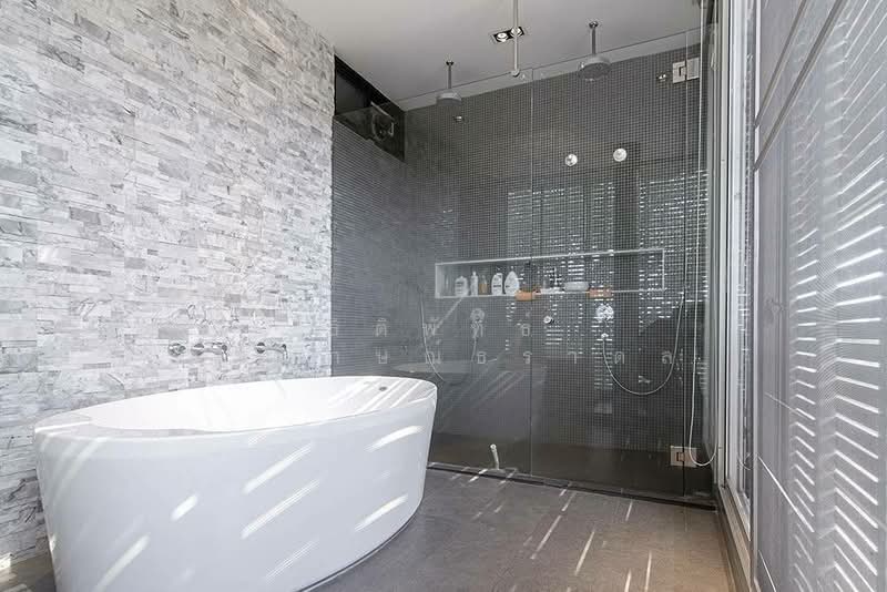Modern Luxury Residence for Sale – Perfect for Home Office |219 Sq.Wah Land |1,425 Sq.m. Usable Area, Nonthaburi, ติวานนท์ 18 แยก 7, Talat Kwan, Muang Nonthaburi, Nonthaburi, , 1,425 sqm, Shophouse For Sale, by Thitiphat Adilucktharadol, 500426956 - DDproperty.com