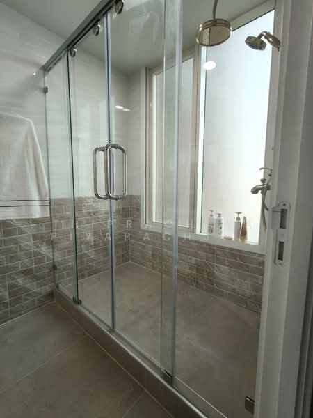 Watermark Chaophraya, Bangkok, Soi Charoennakorn 39-41, Charoennakorn Road, Bang Lam Phu Lang, Khlong San, Bangkok, 2 Bedrooms, 102 sqm, Condo For Sale, by Thiprachaya Piyapachjiragul, 500426982 - DDproperty.com