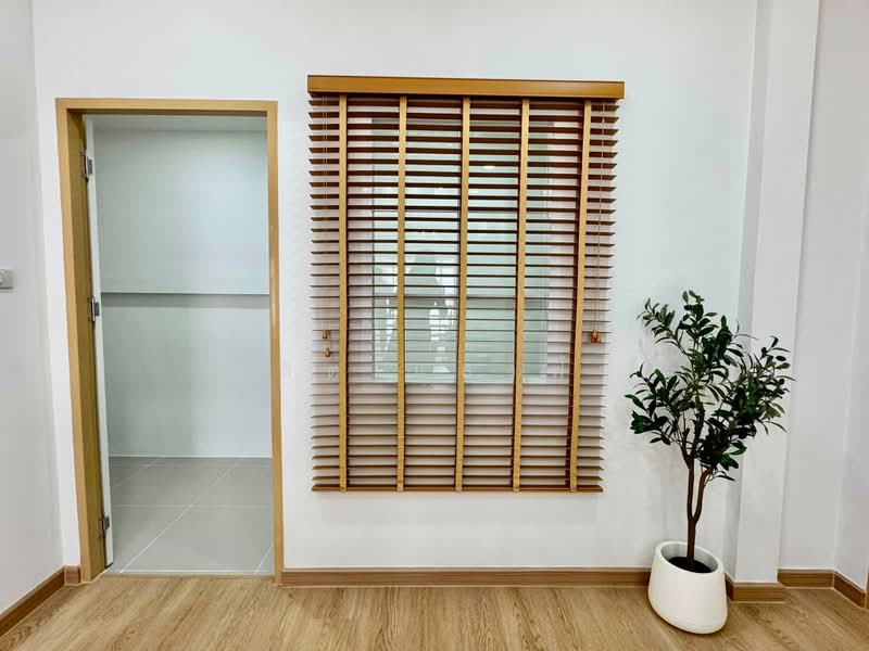 ขายบ้านเดี่ยวรีโนเวทใหม่ หลังมุม สไตล์มินิมอล ม.คลาสสิคโฮม2 ไร่กล้วย ศรีราชา, ชลบุรี, สุรศักดิ์, ศรีราชา, ชลบุรี, 160 ตร.ม., บ้านเดี่ยว ขาย, โดย ดุสิต แสงฟ้า, 500427023 - DDproperty.com