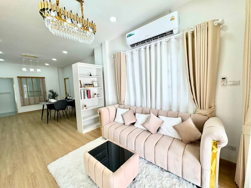 ขายบ้านเดี่ยวรีโนเวทใหม่ หลังมุม สไตล์มินิมอล ม.คลาสสิคโฮม2 ไร่กล้วย ศรีราชา, ชลบุรี, สุรศักดิ์, ศรีราชา, ชลบุรี, 160 ตร.ม., บ้านเดี่ยว ขาย, โดย ดุสิต แสงฟ้า, 500427023 - DDproperty.com