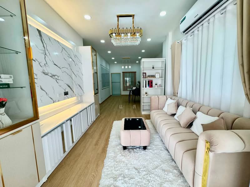 ขายบ้านเดี่ยวรีโนเวทใหม่ หลังมุม สไตล์มินิมอล ม.คลาสสิคโฮม2 ไร่กล้วย ศรีราชา, ชลบุรี, สุรศักดิ์, ศรีราชา, ชลบุรี, 160 ตร.ม., บ้านเดี่ยว ขาย, โดย ดุสิต แสงฟ้า, 500427023 - DDproperty.com