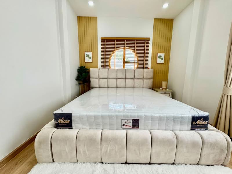 ขายบ้านเดี่ยวรีโนเวทใหม่ หลังมุม สไตล์มินิมอล ม.คลาสสิคโฮม2 ไร่กล้วย ศรีราชา, ชลบุรี, สุรศักดิ์, ศรีราชา, ชลบุรี, 160 ตร.ม., บ้านเดี่ยว ขาย, โดย ดุสิต แสงฟ้า, 500427023 - DDproperty.com