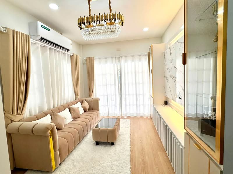 ขายบ้านเดี่ยวรีโนเวทใหม่ หลังมุม สไตล์มินิมอล ม.คลาสสิคโฮม2 ไร่กล้วย ศรีราชา, Chon Buri (Pattaya), Surasak, Si Racha, Chon Buri (Pattaya), 3 Bedrooms, 160 sqm, Single Detached House For Sale, by Dusit Saengfa, 500427023 - DDproperty.com