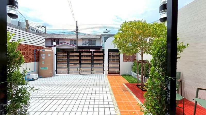 หมู่บ้านรัตนาธิเบศร์, Nonthaburi, Bang Rak Pattana, Bang Bua Thong, Nonthaburi, 4 Bedrooms, 200 sqm, Semi-Detached House (Twin House) For Sale, by พเนตร มหามิตรานนท์, 500427031 - DDproperty.com