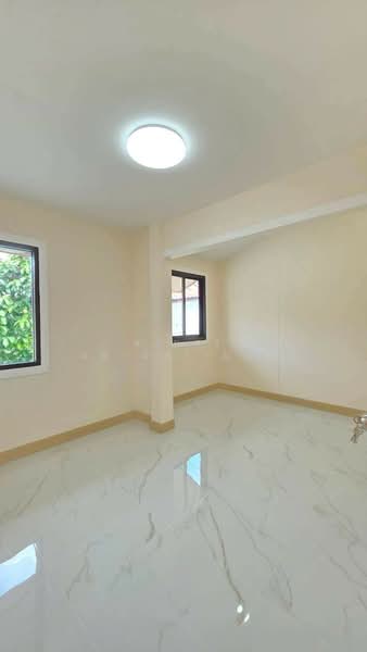 หมู่บ้านรัตนาธิเบศร์, Nonthaburi, Bang Rak Pattana, Bang Bua Thong, Nonthaburi, 4 Bedrooms, 200 sqm, Semi-Detached House (Twin House) For Sale, by พเนตร มหามิตรานนท์, 500427031 - DDproperty.com