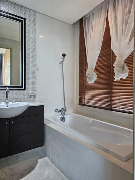 Watermark Chaophraya, Bangkok, Soi Charoennakorn 39-41, Charoennakorn Road, Bang Lam Phu Lang, Khlong San, Bangkok, 2 Bedrooms, 98 sqm, Condo For Rent, by Saranrat Pongklang, 500427059 - DDproperty.com