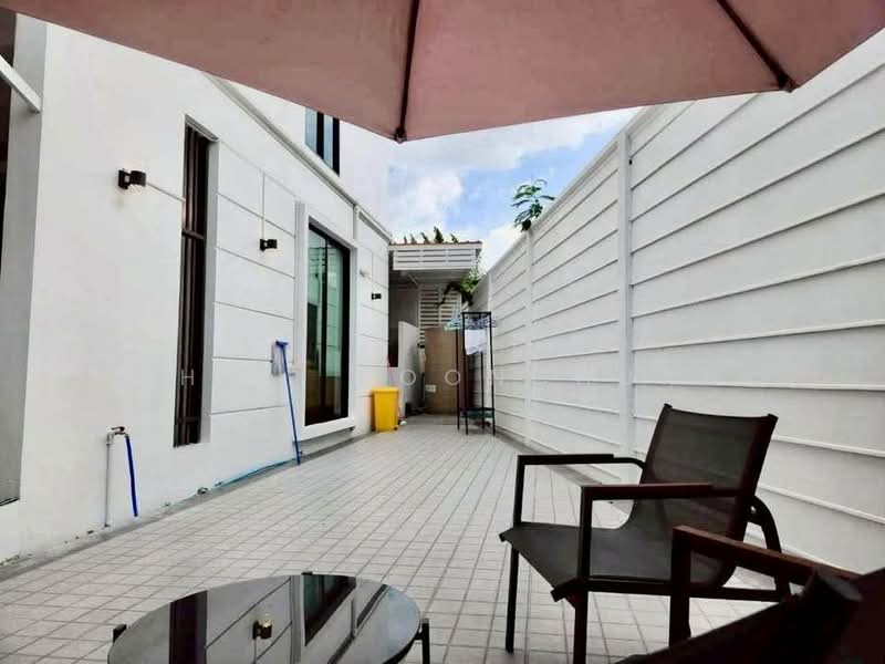 Areeya Mandarina Sukhumvit 77 : อารียา แมนดารีนา สุขุมวิท 77, กรุงเทพ, ถนนสุขุมวิท 77 (อ่อนนุช), สวนหลวง, กรุงเทพ, 220 ตร.ม., ทาวน์เฮ้าส์ ให้เช่า, โดย Thiti Boonchurn, 500427068 - DDproperty.com