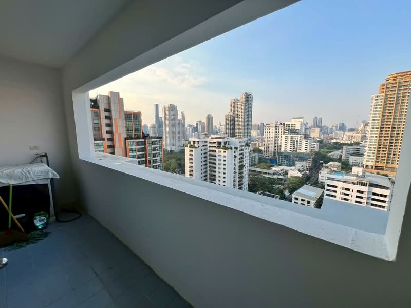 Royal Castle Sukhumvit, Bangkok, 30 Soi Sukhumvit 39, Khlongtoei Nua, Watthana, Bangkok, 3 Bedrooms, 165 sqm, Condo For Rent, by โรส, 500427072 - DDproperty.com