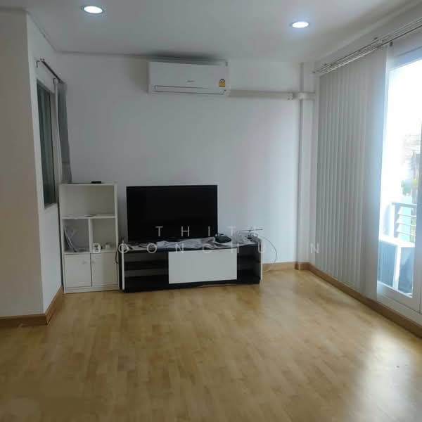 Baan Klang Muang Urbanion Rama 9-Ladprao, Bangkok, Soi Ladprao 84, Ladprao Road, Wang Thonglang, Bangkok, 3 Bedrooms, 180 sqm, Townhouse For Rent, by Thiti Boonchurn, 500427077 - DDproperty.com