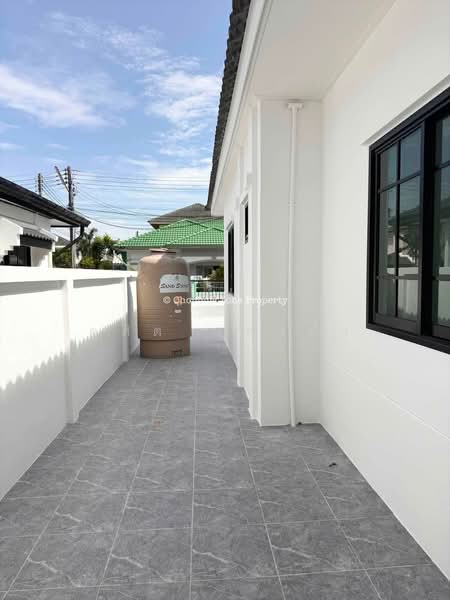 ขายบ้านเดี่ยวรีโนเวทใหม่ ม.คลาสสิคโฮม ใกล้โลตัส ไร่กล้วย ศรีราชา, Chon Buri (Pattaya), Surasak, Si Racha, Chon Buri (Pattaya), 3 Bedrooms, 150 sqm, Single Detached House For Sale, by Dusit Saengfa, 500427092 - DDproperty.com