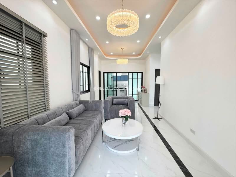 ขายบ้านเดี่ยวรีโนเวทใหม่ ม.คลาสสิคโฮม ใกล้โลตัส ไร่กล้วย ศรีราชา, Chon Buri (Pattaya), Surasak, Si Racha, Chon Buri (Pattaya), 3 Bedrooms, 150 sqm, Single Detached House For Sale, by Dusit Saengfa, 500427092 - DDproperty.com