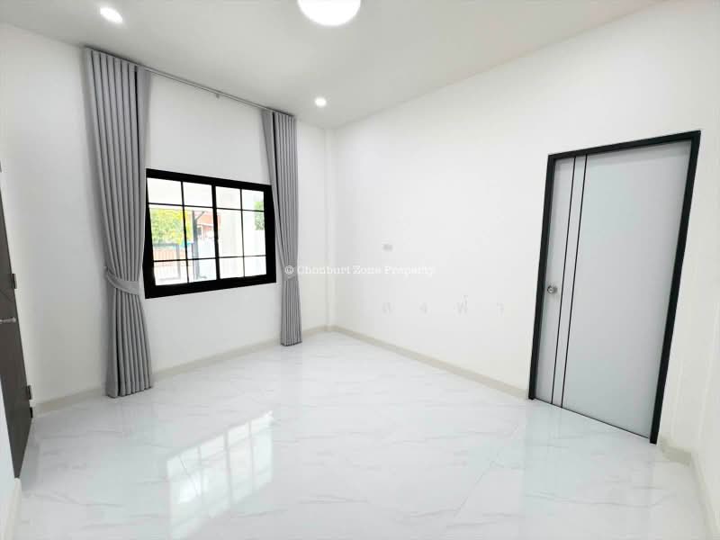 ขายบ้านเดี่ยวรีโนเวทใหม่ ม.คลาสสิคโฮม ใกล้โลตัส ไร่กล้วย ศรีราชา, Chon Buri (Pattaya), Surasak, Si Racha, Chon Buri (Pattaya), 3 Bedrooms, 150 sqm, Single Detached House For Sale, by Dusit Saengfa, 500427092 - DDproperty.com