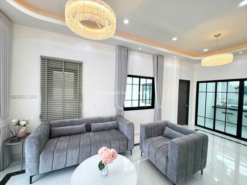 ขายบ้านเดี่ยวรีโนเวทใหม่ ม.คลาสสิคโฮม ใกล้โลตัส ไร่กล้วย ศรีราชา, Chon Buri (Pattaya), Surasak, Si Racha, Chon Buri (Pattaya), 3 Bedrooms, 150 sqm, Single Detached House For Sale, by Dusit Saengfa, 500427092 - DDproperty.com