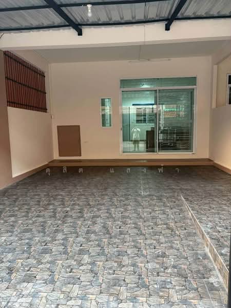ให้เช่าทาวน์โฮมรีโนเวทใหม่ ม.ร่มไม้2 บ่อวิน ศรีราชา, Chon Buri (Pattaya), Bo Win, Si Racha, Chon Buri (Pattaya), 3 Bedrooms, 85 sqm, Townhouse For Rent, by Dusit Saengfa, 500427185 - DDproperty.com