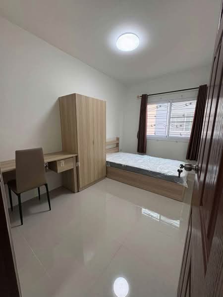ให้เช่าทาวน์โฮมรีโนเวทใหม่ ม.ร่มไม้2 บ่อวิน ศรีราชา, Chon Buri (Pattaya), Bo Win, Si Racha, Chon Buri (Pattaya), 3 Bedrooms, 85 sqm, Townhouse For Rent, by Dusit Saengfa, 500427185 - DDproperty.com
