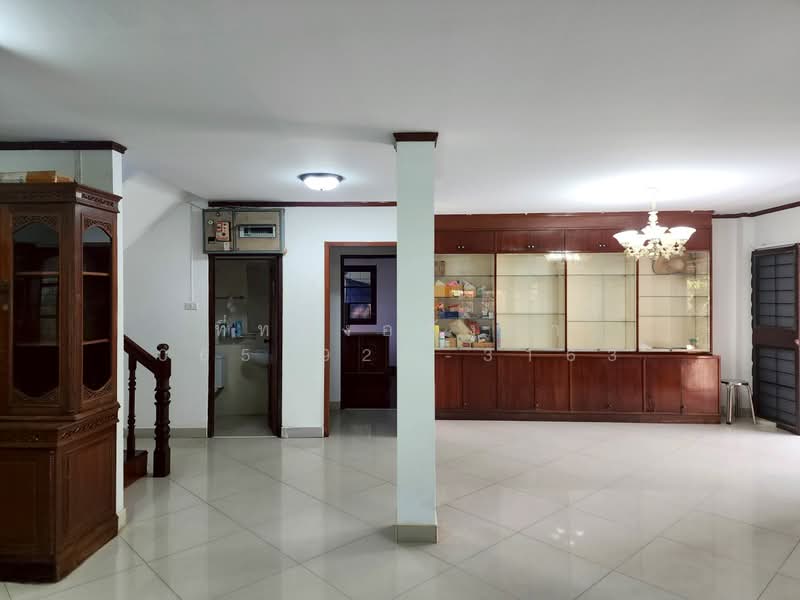 บ้านรามอินทรา 5 แยก 9, Bangkok, Anusaowari, Bang Khen, Bangkok, 5 Bedrooms, 180 sqm, Single Detached House For Sale, by ที่ทางอสังหา 065-925-3163, 500427209 - DDproperty.com