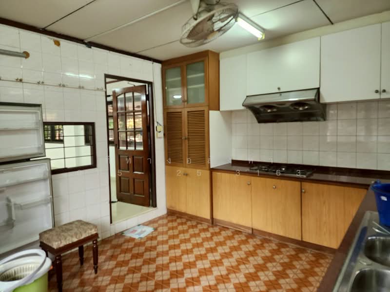 บ้านรามอินทรา 5 แยก 9, Bangkok, Anusaowari, Bang Khen, Bangkok, 5 Bedrooms, 180 sqm, Single Detached House For Sale, by ที่ทางอสังหา 065-925-3163, 500427209 - DDproperty.com