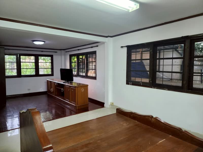 บ้านรามอินทรา 5 แยก 9, Bangkok, Anusaowari, Bang Khen, Bangkok, 5 Bedrooms, 180 sqm, Single Detached House For Sale, by ที่ทางอสังหา 065-925-3163, 500427209 - DDproperty.com