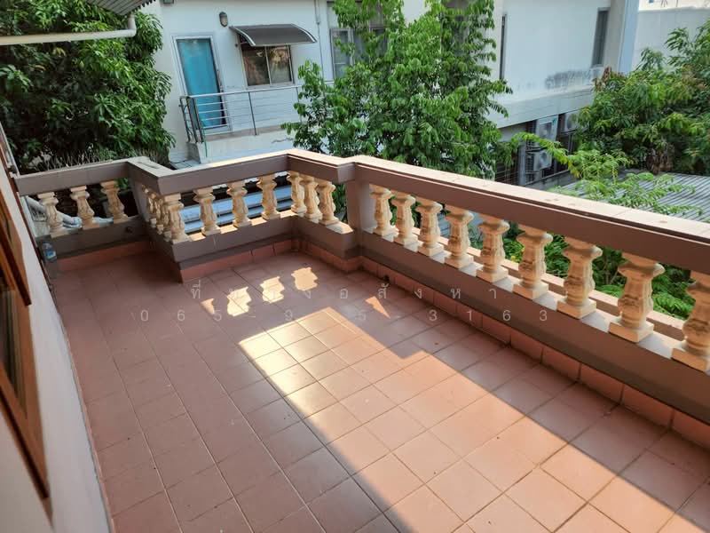 บ้านรามอินทรา 5 แยก 9, Bangkok, Anusaowari, Bang Khen, Bangkok, 5 Bedrooms, 180 sqm, Single Detached House For Sale, by ที่ทางอสังหา 065-925-3163, 500427209 - DDproperty.com