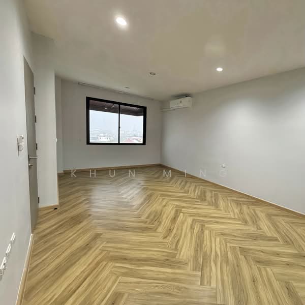 The Pride Sukhumvit 77, Bangkok, Soi On Nut 30, Suan Luang, Bangkok, 4 Bedrooms, 380 sqm, Townhouse For Rent, by Khun Ming, 500427241 - DDproperty.com