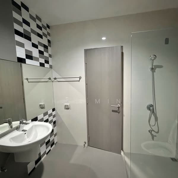 The Pride Sukhumvit 77, Bangkok, Soi On Nut 30, Suan Luang, Bangkok, 4 Bedrooms, 380 sqm, Townhouse For Rent, by Khun Ming, 500427241 - DDproperty.com
