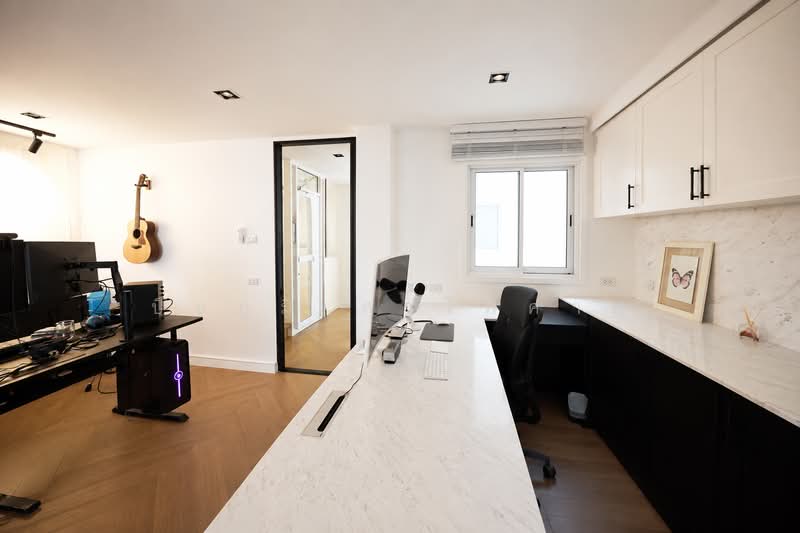 Yenakart Residence, Bangkok, 3 Soi Prasat Suk, Chong Nonsi, Yan Nawa, Bangkok, 3 Bedrooms, 450 sqm, Townhouse For Sale, by ปิยภูมิ ศรไพศาล, 500427297 - DDproperty.com