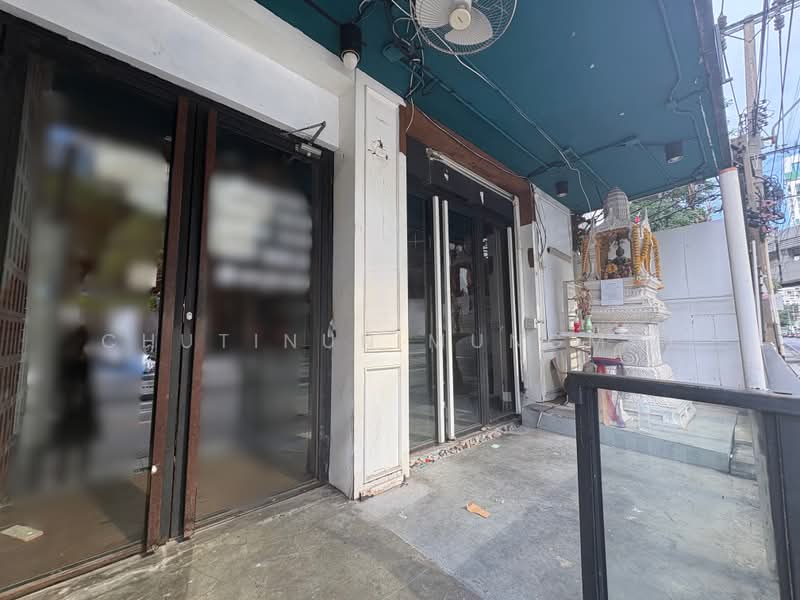 Space for Rent in Asok BTS Walk Distance High foot traffic Ideal for Restaurant, Cafe, Clinic, Bangkok, Khlongtoei Nua, Watthana, Bangkok, , 60 sqm, Retail Space For Rent, by Chutinun Mungmai, 500427300 - DDproperty.com