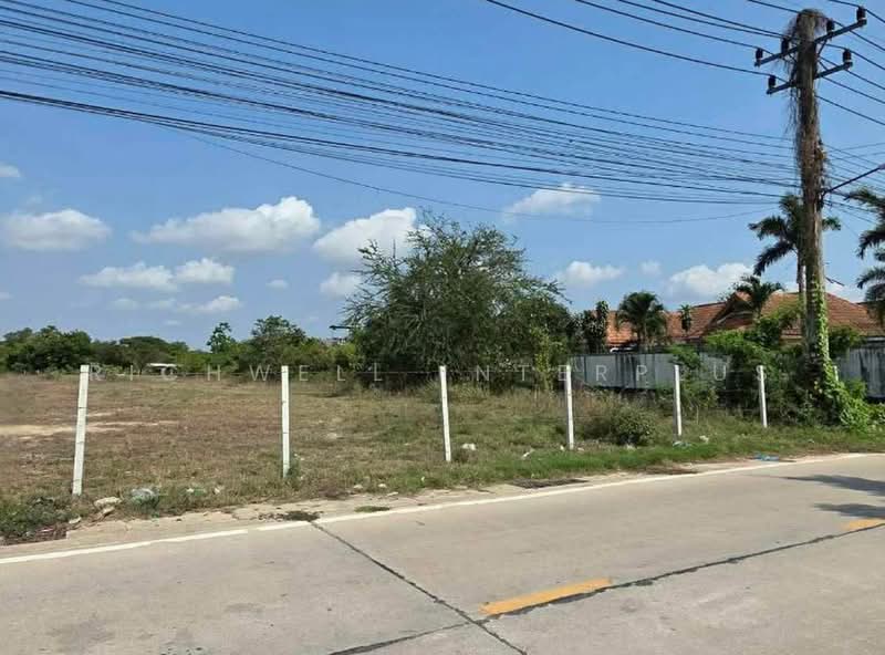 Land for sale in Huai Yai, Thung Kha – 6 Rai, fully filled, next to a concrete road, Chon Buri (Pattaya), Huai Yai, Bang Lamung (Pattaya), Chon Buri (Pattaya), , 10,824 sqm, Land For Sale, by RICHWELL INTERPLUS, 500427401 - DDproperty.com