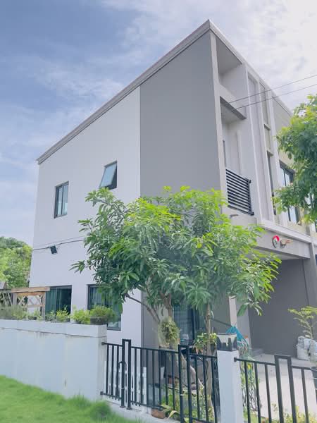 V Compound Tiwanon-Rangsit, Pathum Thani, Tiwanon Road, Bang Kadi, Muang Pathum Thani, Pathum Thani, 3 Bedrooms, 159 sqm, Townhouse For Sale, by Bridge Estate Thailand, 500427410 - DDproperty.com