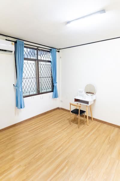 Townhouse for Rent in Huai Khwang (SPSJP510), Bangkok, ซอย ประชาราษฎร์บำเพ็ญ 20 แยก 4, Samsen Nok, Huai Khwang, Bangkok, 2 Bedrooms, 150 sqm, Townhouse For Rent, by Khun Jane, 500427560 - DDproperty.com