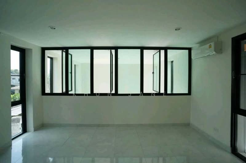 Home Office for Rent Near MRT Lat Phrao ( SPSJP511), Bangkok, รัชดาภิเษก 30, Chan Kasem, Chatuchak, Bangkok, 2 Bedrooms, 300 sqm, Single Detached House For Rent, by Khun Jane, 500427572 - DDproperty.com