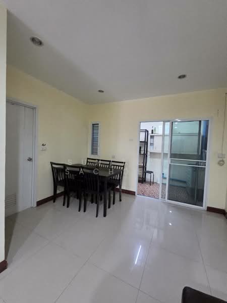 Villette Lite Pattanakarn, Bangkok, Soi Phatthanakan 38, Phatthanakan Road, Suan Luang, Bangkok, 3 Bedrooms, 160 sqm, Townhouse For Rent, by Sunitra Sachdev, 500427664 - DDproperty.com