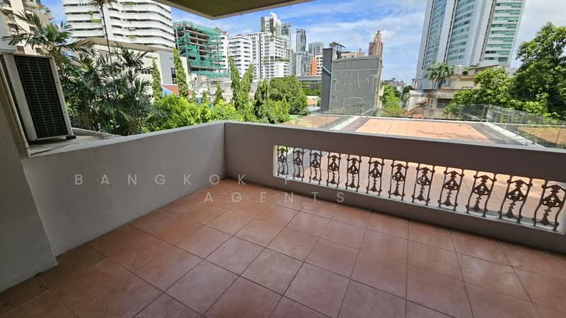 Dera Mansion, Bangkok, 23 Soi Sukhumvit 18, Khlong Toei, Bangkok, 3 Bedrooms, 315 sqm, Condo For Rent, by BANGKOK PROPERTY AGENTS, 500427786 - DDproperty.com