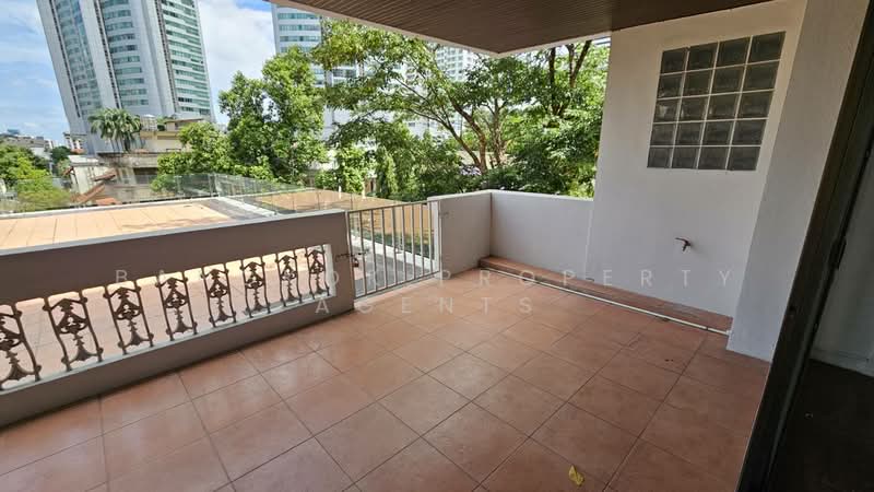 Dera Mansion, Bangkok, 23 Soi Sukhumvit 18, Khlong Toei, Bangkok, 3 Bedrooms, 315 sqm, Condo For Rent, by BANGKOK PROPERTY AGENTS, 500427786 - DDproperty.com