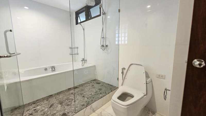 Dera Mansion, Bangkok, 23 Soi Sukhumvit 18, Khlong Toei, Bangkok, 3 Bedrooms, 315 sqm, Condo For Rent, by BANGKOK PROPERTY AGENTS, 500427786 - DDproperty.com