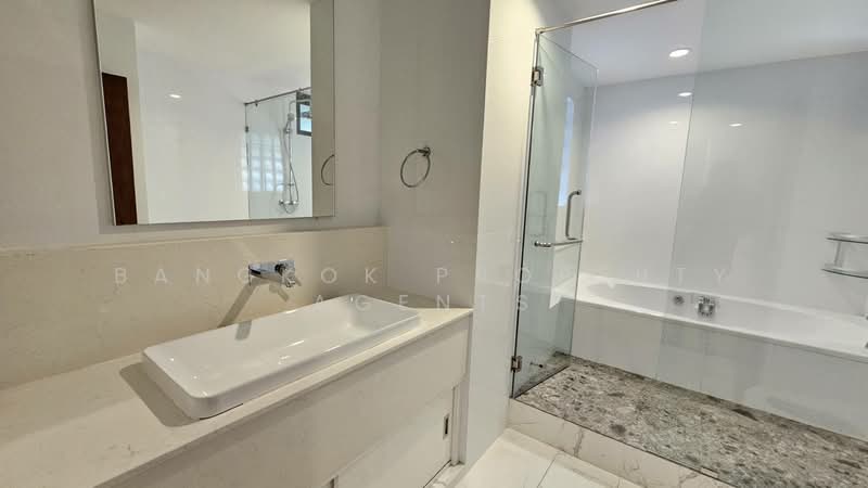 Dera Mansion, Bangkok, 23 Soi Sukhumvit 18, Khlong Toei, Bangkok, 3 Bedrooms, 315 sqm, Condo For Rent, by BANGKOK PROPERTY AGENTS, 500427786 - DDproperty.com