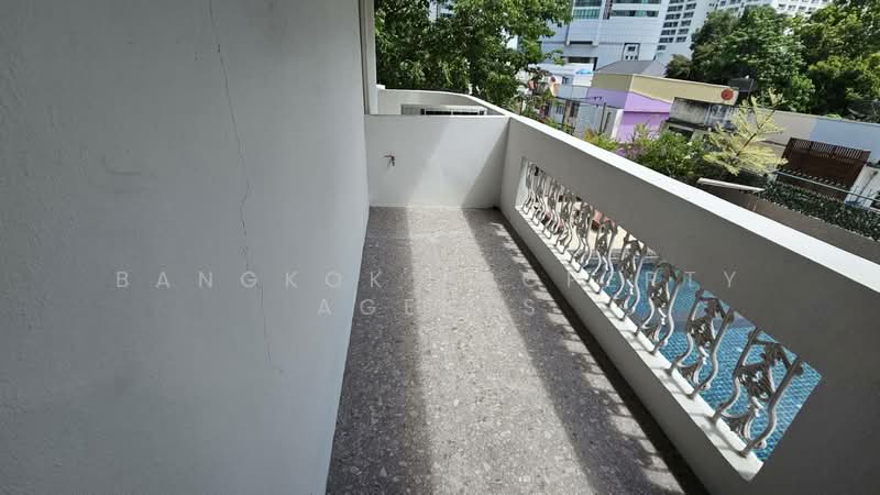 Dera Mansion, Bangkok, 23 Soi Sukhumvit 18, Khlong Toei, Bangkok, 3 Bedrooms, 315 sqm, Condo For Rent, by BANGKOK PROPERTY AGENTS, 500427786 - DDproperty.com
