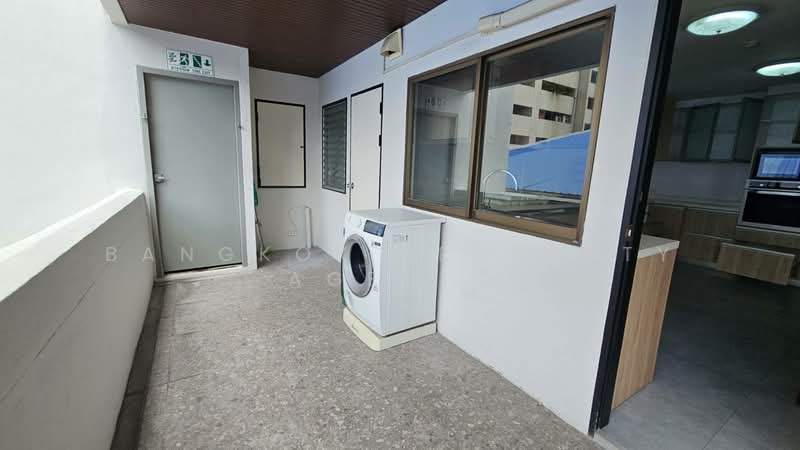 Dera Mansion, Bangkok, 23 Soi Sukhumvit 18, Khlong Toei, Bangkok, 3 Bedrooms, 315 sqm, Condo For Rent, by BANGKOK PROPERTY AGENTS, 500427786 - DDproperty.com