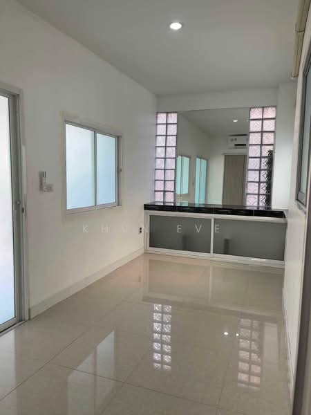 Baan Lalin The Young Executive Onnut-Wongwaen-Suwannabhumi, Bangkok, Chaloem Phrakiat Rama 9 Road, Dok Mai, Prawet, Bangkok, 4 Bedrooms, 140 sqm, Single Detached House For Rent, by Khun Eve, 500427804 - DDproperty.com
