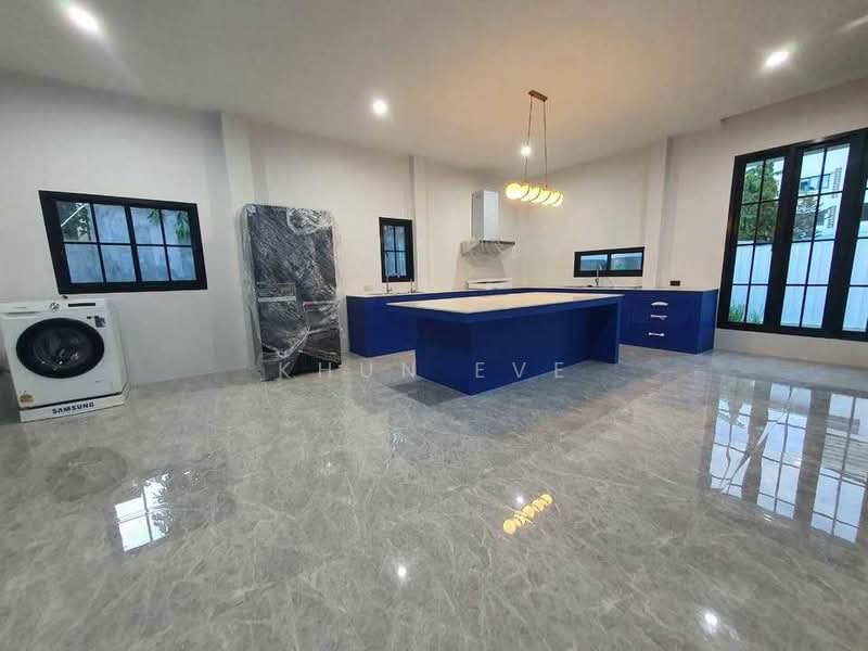 For Sale & Rent Luxury Pool Villa Detached House in Sukhumvit 62 Bang Chak (SPSEVE2114), Bangkok, สุขุมวิท 62, Bang Chak, Phra Khanong, Bangkok, 5 Bedrooms, 700 sqm, Single Detached House For Sale, by Khun Eve, 500427880 - DDproperty.com