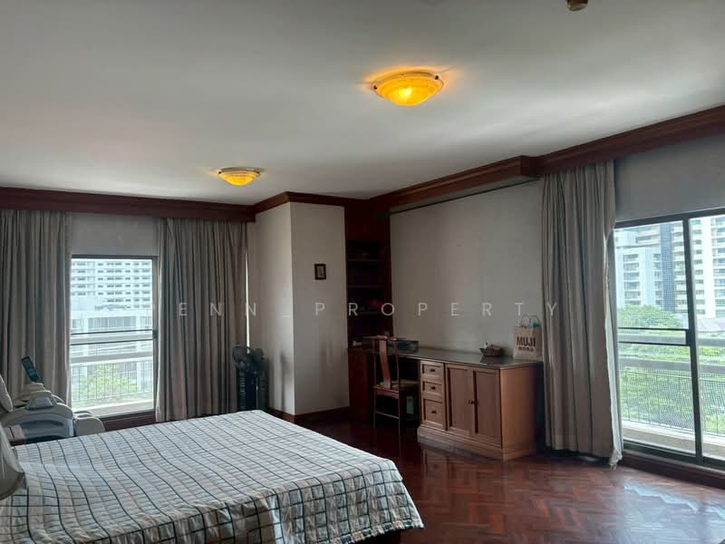 Castle Hill Mansion, Bangkok, 12 Ekkamai 6 Alley, Phra Kanong Nua, Watthana, Bangkok, 3 Bedrooms, 326 sqm, Condo For Sale, by penn_property, 500427891 - DDproperty.com