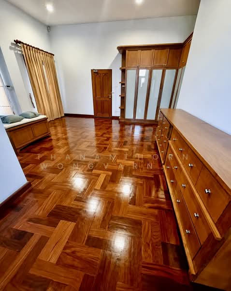 บ้านเดี่ยว รัชดา 36, Bangkok, Chan Kasem, Chatuchak, Bangkok, 2 Bedrooms, 200 sqm, Single Detached House For Sale, by Thananthorn Wongvarnkaseam, 500427905 - DDproperty.com