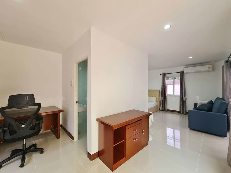 House Sutthisan, Bangkok, ลาดพร้าว 48, Samsen Nok, Huai Khwang, Bangkok, 7 Bedrooms, 512 sqm, Single Detached House For Rent, by ปรินทร์ญาดา ชิณโชติ, 500427911 - DDproperty.com