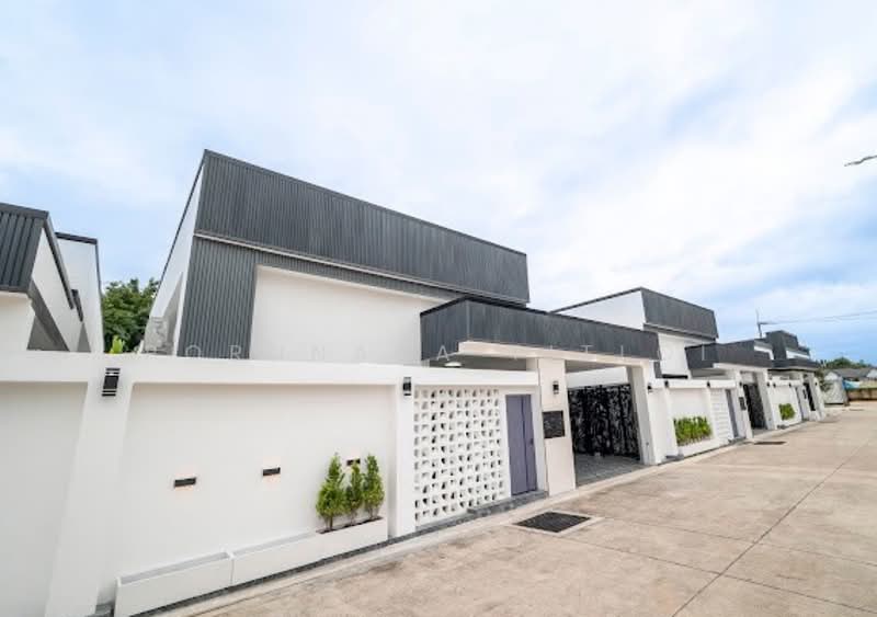 For sale villa at Nong Pla Lai, Chon Buri (Pattaya), Nong Pla Lai, Bang Lamung (Pattaya), Chon Buri (Pattaya), 3 Bedrooms, 250 sqm, Villa For Sale, by Pornnapa Titloi, 500427920 - DDproperty.com