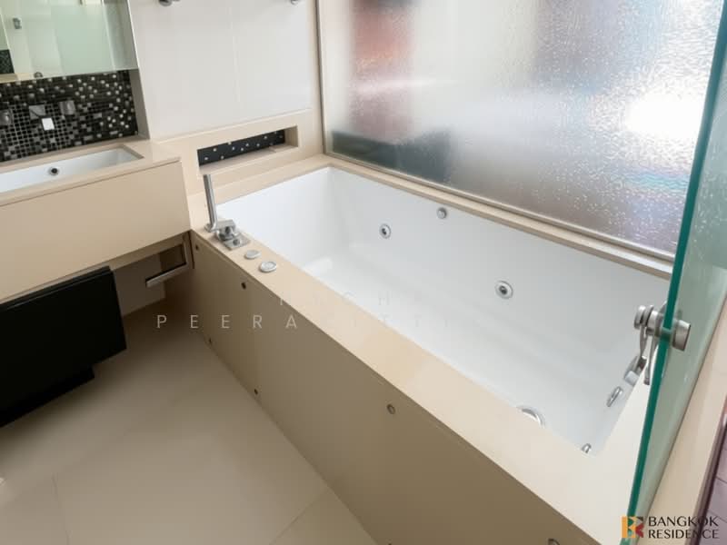 The Address Sukhumvit 28, Bangkok, 1 Soi Sukhumvit 28, Khong Tan, Khlong Toei, Bangkok, 1 Bedroom, 45 sqm, Condo For Rent, by Nicha Peerakittikul, 500427971 - DDproperty.com