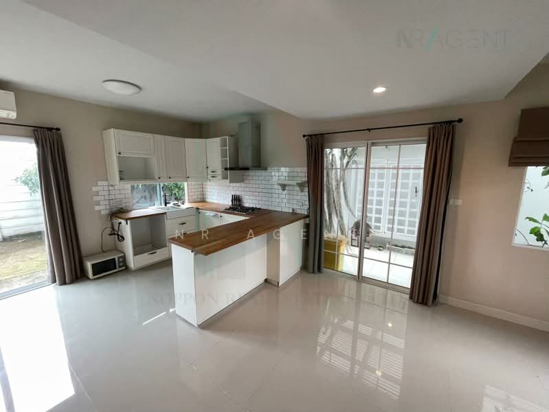 The Village Bangna-Wongwaen 3, Samut Prakan, Bangna Trad Km.10 Road, Bangphli Yai, Bang Plee, Samut Prakan, 3 Bedrooms, 110 sqm, Townhouse For Sale, by NR AGENT, 500427984 - DDproperty.com