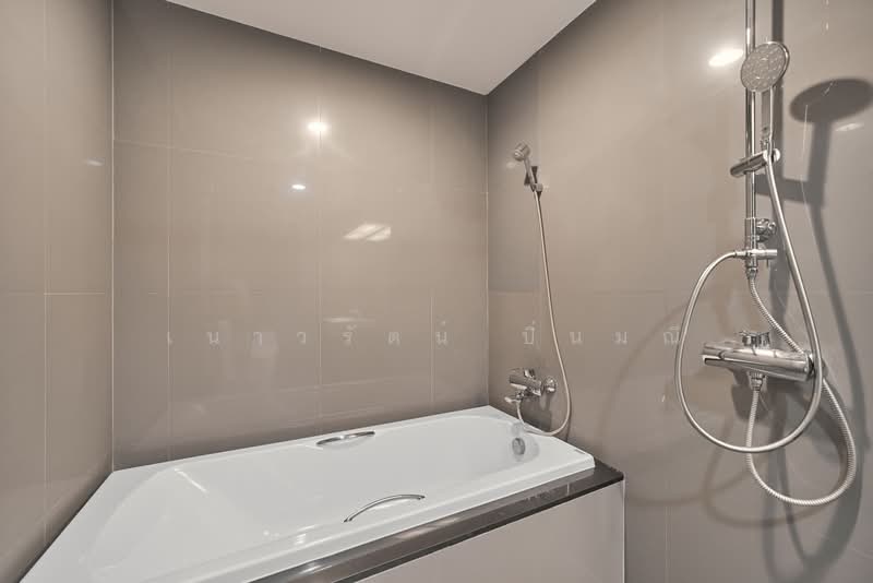 The Crest Sukhumvit 34, Bangkok, 778 Sukhumvit Road, Khong Tan, Khlong Toei, Bangkok, 2 Bedrooms, 71 sqm, Condo For Sale, by เนาวรัตน์ ปิ่นมณี, 500428081 - DDproperty.com