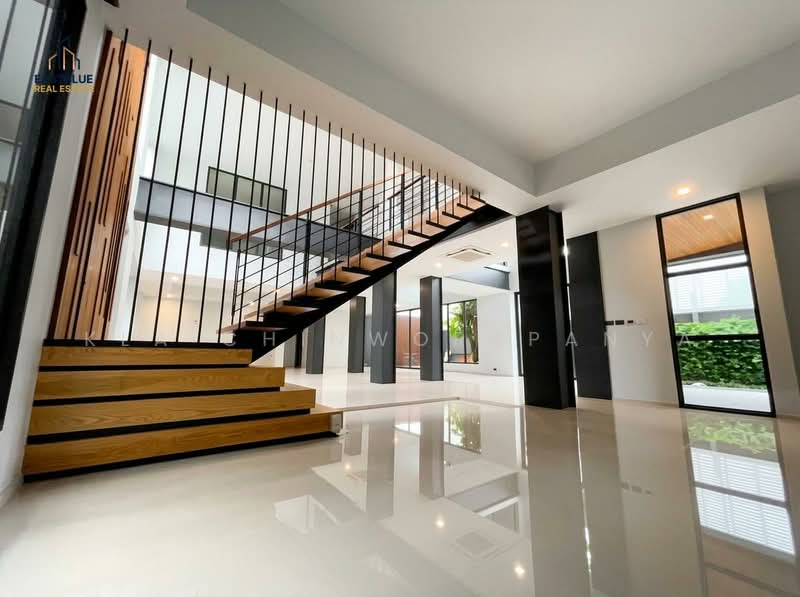 Luxury Pool Villa Sukhumvit71, Bangkok, Phra Kanong Nua, Watthana, Bangkok, 5 Bedrooms, 700 sqm, Single Detached House For Rent, by Kla Chinworapanya, 500428093 - DDproperty.com