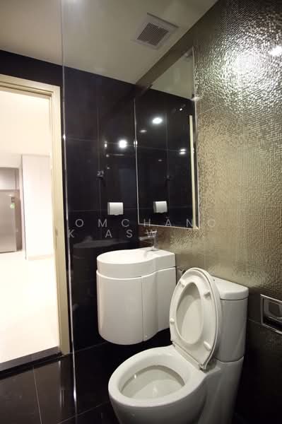 Rhythm Sukhumvit 36-38, Bangkok, 55 Soi Sukhumvit 36, Sukhumvit Road, Phra Kanong, Khlong Toei, Bangkok, 2 Bedrooms, 76 sqm, Condo For Sale, by Jomchanok Aswavibul, 500428152 - DDproperty.com