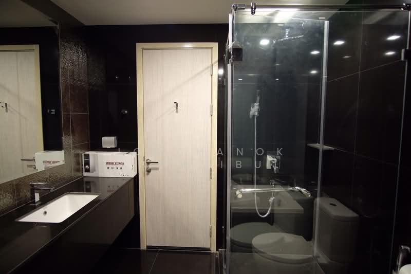 Rhythm Sukhumvit 36-38, Bangkok, 55 Soi Sukhumvit 36, Sukhumvit Road, Phra Kanong, Khlong Toei, Bangkok, 2 Bedrooms, 76 sqm, Condo For Sale, by Jomchanok Aswavibul, 500428152 - DDproperty.com